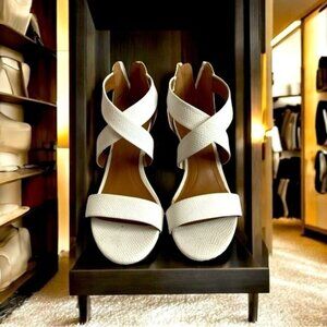 Style & Co White Leatherette Low Heel Sandals Women's Shoes Size 5.5 Stiletto